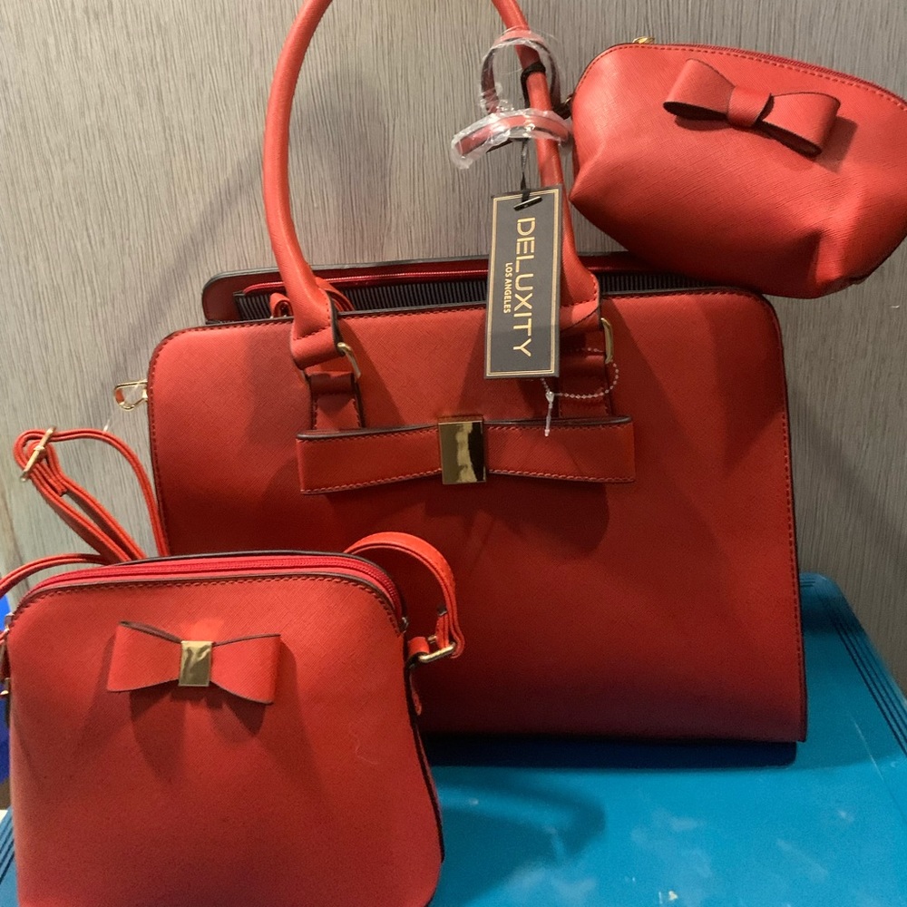 ✨NWT✨Three Piece Set of Red Handbags - Picture 3 of 12